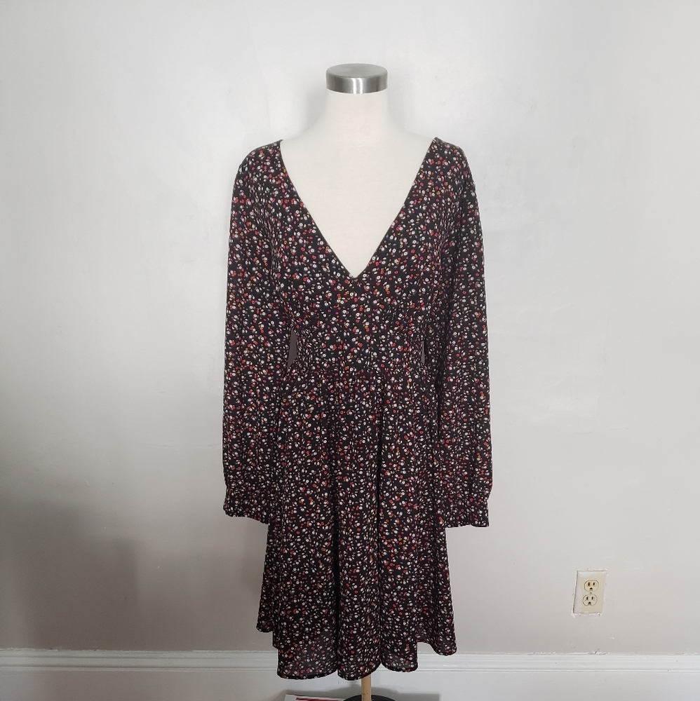 TORRID floral deep neck long sleeved dress